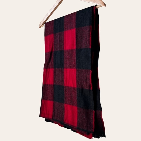 TORRID Blanket Scarf- Buffalo Check Red and Black New without tags.🧣 - Picture 5 of 8